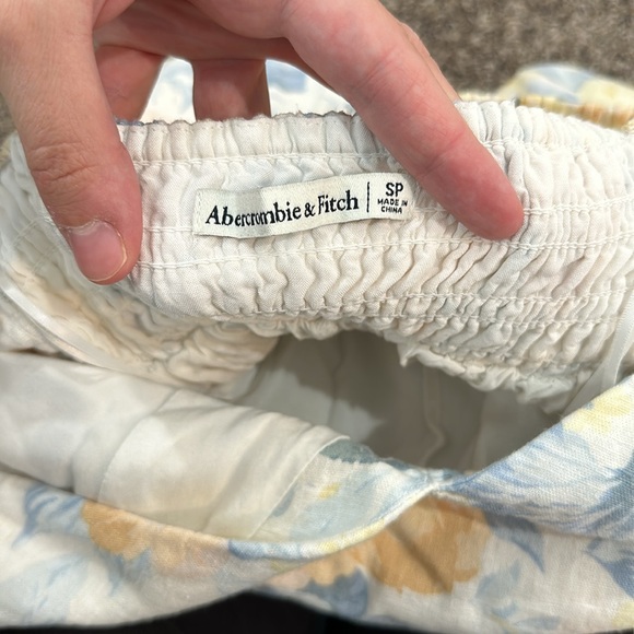 Abercrombie & Fitch linen floral blend romper - Picture 4 of 5